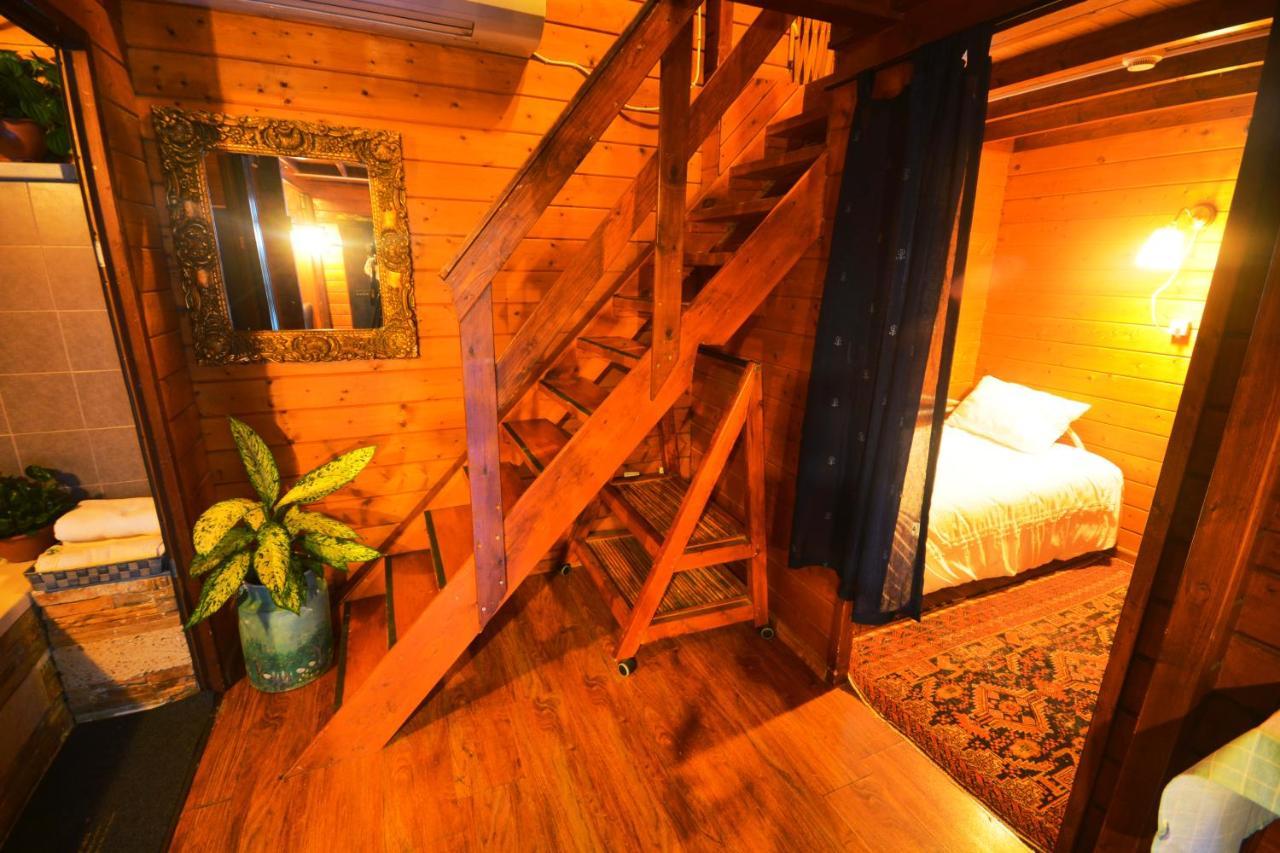 Family Cabin Menaẖemya エクステリア 写真