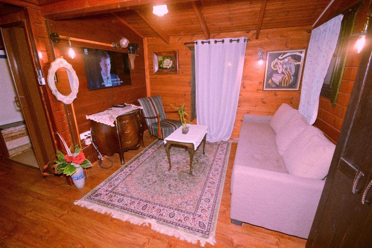 Family Cabin Menaẖemya エクステリア 写真